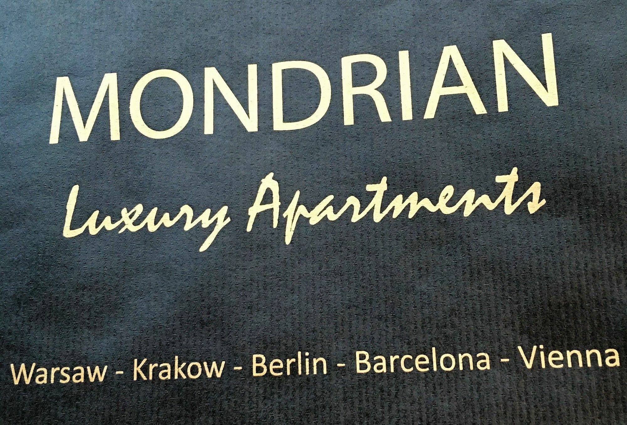 Mondrian Luxury Suites & Apartments Market Square I Varsovia Exterior foto